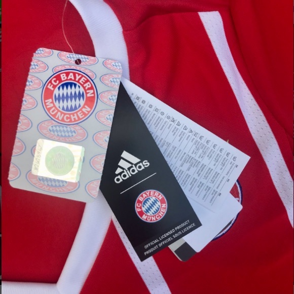 Bayern Munich 17/18 home jersey - Picture 6 of 7